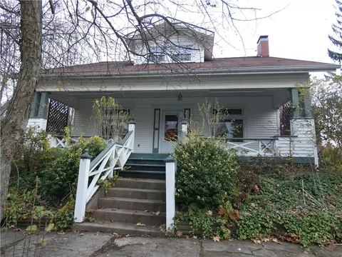 306 Stewart Ave, Grove City, PA 16127