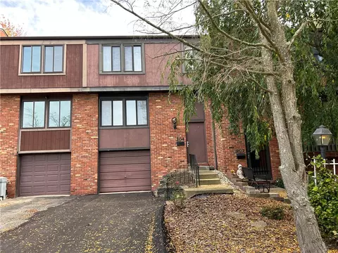 204 Glen Springs Cir, Canonsburg, PA 15317