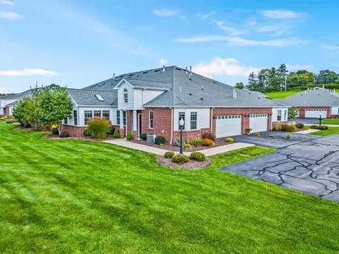 2002 Ambassador Ln, Valencia, PA 16059