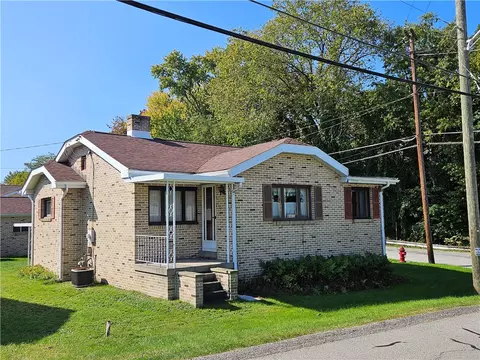 601 Memorial Dr, New Kensington, PA 15068
