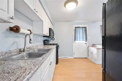 106 August Dr, Coraopolis, PA 15108 photo 8
