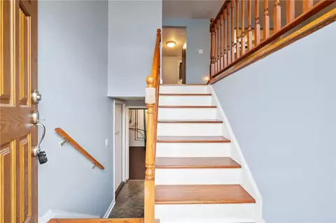 106 August Dr, Coraopolis, PA 15108 photo 4