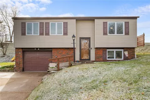 106 August Dr, Coraopolis, PA 15108