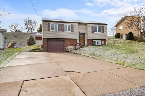 106 August Dr, Coraopolis, PA 15108 photo 3