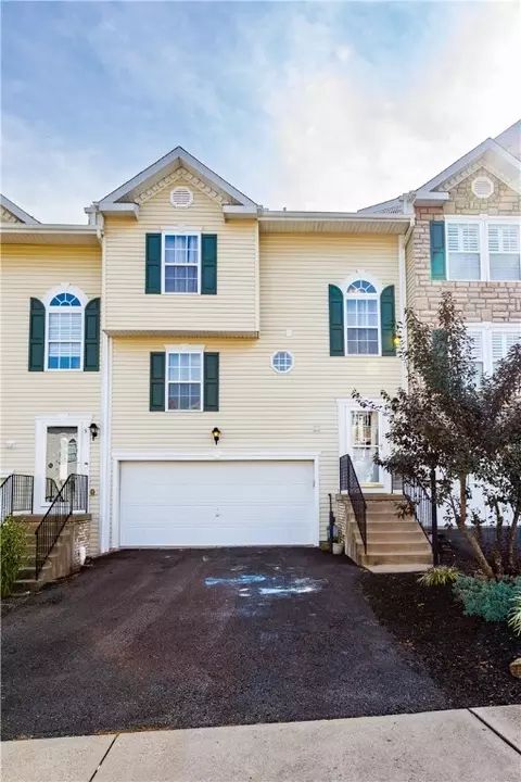 7 Cinque Terra Pl, Finleyville, PA 15332