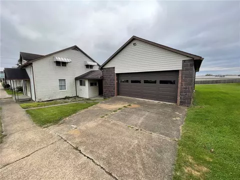 122 N Main St, Elderton, PA 15736 photo 12
