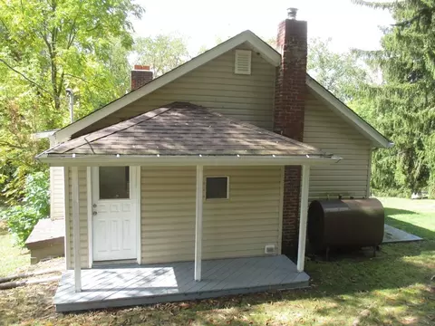 94 Mccarrell Rd, Hickory, PA 15340