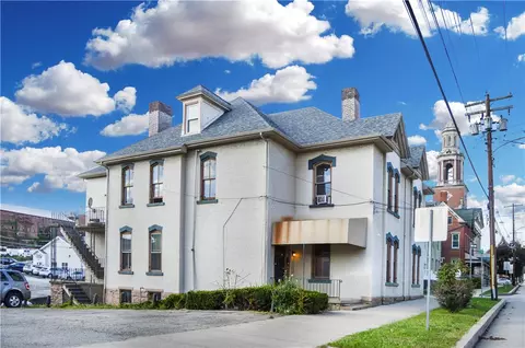 135 S College St, Washington, PA 15301