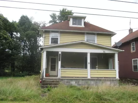 1360 5th St, Seward, PA 15954