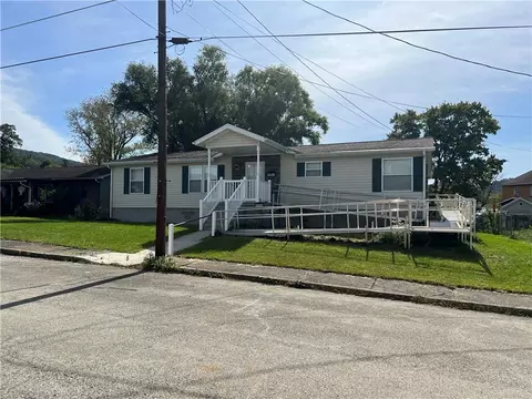 115 Atlas Ave, Connellsville, PA 15425