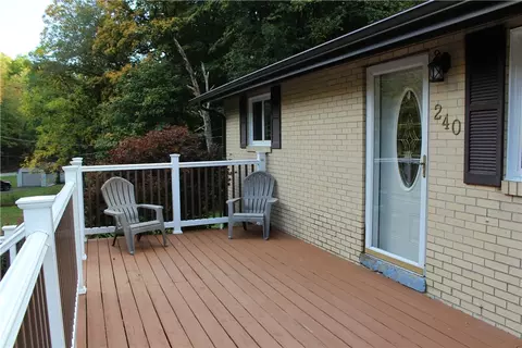 240 State Line Rd, Burgettstown, PA 15021
