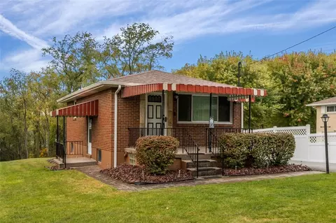 2736 Orchardvue Dr, Elizabeth, PA 15037