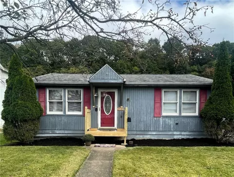 1729 Washington St, Carnegie, PA 15106