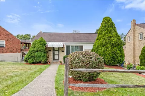 490 Ridgemont Dr, Pittsburgh, PA 15220