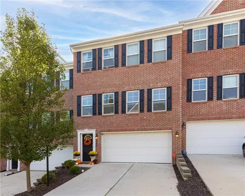 868 Highpointe Cir, Pittsburgh, PA 15220