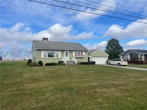 3871 Saranac Dr, Sharpsville, PA 16150