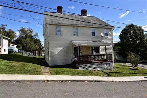 14 Lincoln St, Cokeburg, PA 15324