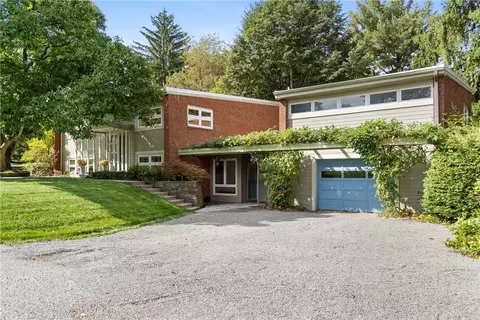 17 Penhurst Rd, Pittsburgh, PA 15202