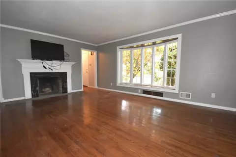 708 Old Clairton Rd, Clairton, PA 15025 photo 4