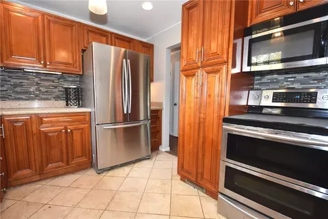 708 Old Clairton Rd, Clairton, PA 15025 photo 9