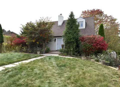 708 Old Clairton Rd, Clairton, PA 15025