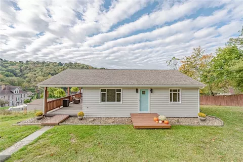 208 Johnston St, Jeannette, PA 15644