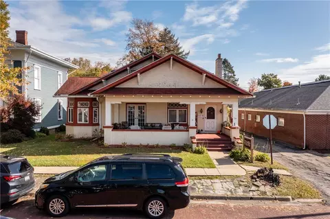 25 Louisa Ave, Greenville, PA 16125