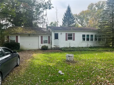 2729 S Fourth St, Jamestown, PA 16134