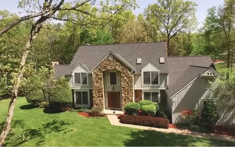 700 Rockwood Dr, Titusville, PA 16354