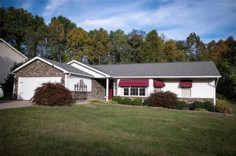 238 Michael Dr, Uniontown, PA 15401