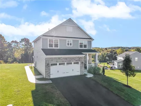1030 Blackhawk Dr, Valencia, PA 16059