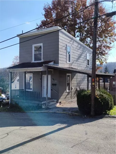 281 Cherry Aly, Waynesburg, PA 15370