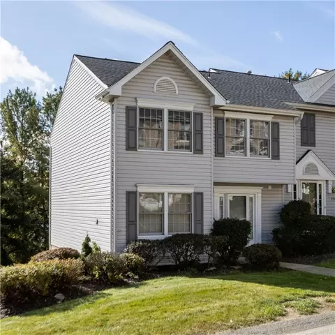 216 Fieldbrook Dr, Canonsburg, PA 15317