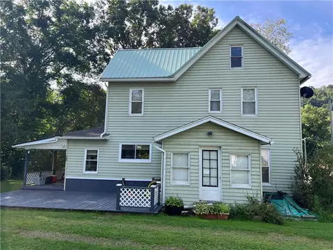 123 Houser Dr, Franklin, PA 16323