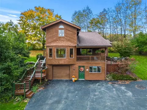 29801 Lake Creek Rd, Cochranton, PA 16314