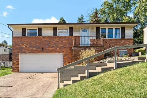 1005 Kentucky Blue Dr, West Mifflin, PA 15122