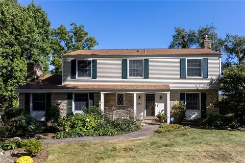 2153 Clairmont Dr, Pittsburgh, PA 15241
