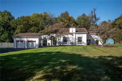 730 S Buhl Farm Dr, Hermitage, PA 16148