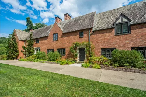 524 East Dr, Sewickley, PA 15143
