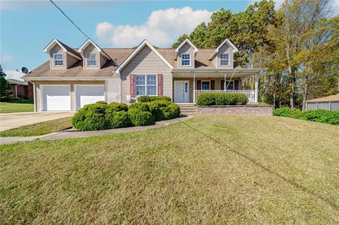 315 Mccabe Dr, Greensburg, PA 15601