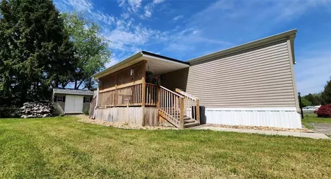 212 Kingston Ln, Indiana, PA 15701