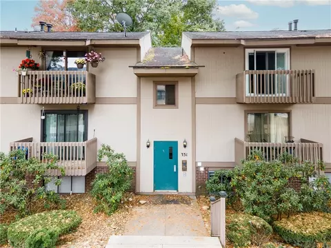 331 Ridge Point Cir #A24, Bridgeville, PA 15017