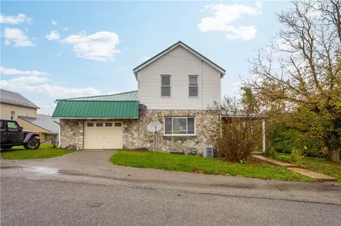 18 Grant St, Cokeburg, PA 15324