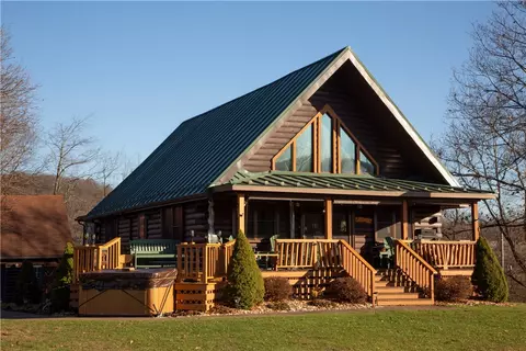 3270 Rustic Lodge Rd, Indiana, PA 15701