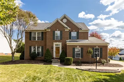 8027 Woodcreek Dr, Bridgeville, PA 15017