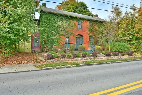 214 S Erie St, Mercer, PA 16137