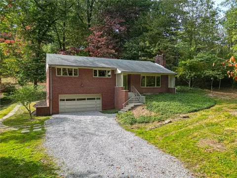 2299 Clearvue Rd, Pittsburgh, PA 15237