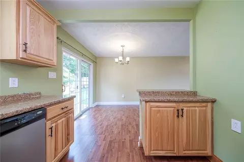 106 Longview Dr, Irwin, PA 15642 photo 10