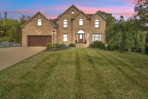 232 Village Dr, Canonsburg, PA 15317
