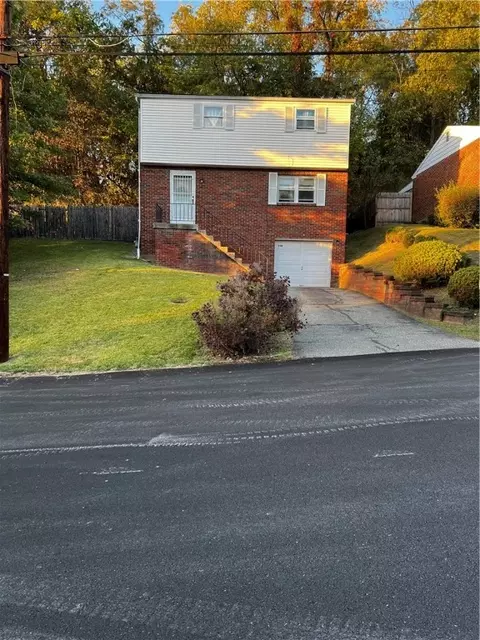 234 Golden Gate Dr, Verona, PA 15147